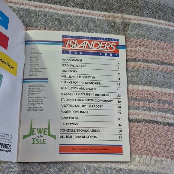 Islanders 1986-1987 Yearbook - Picture 2 of 4